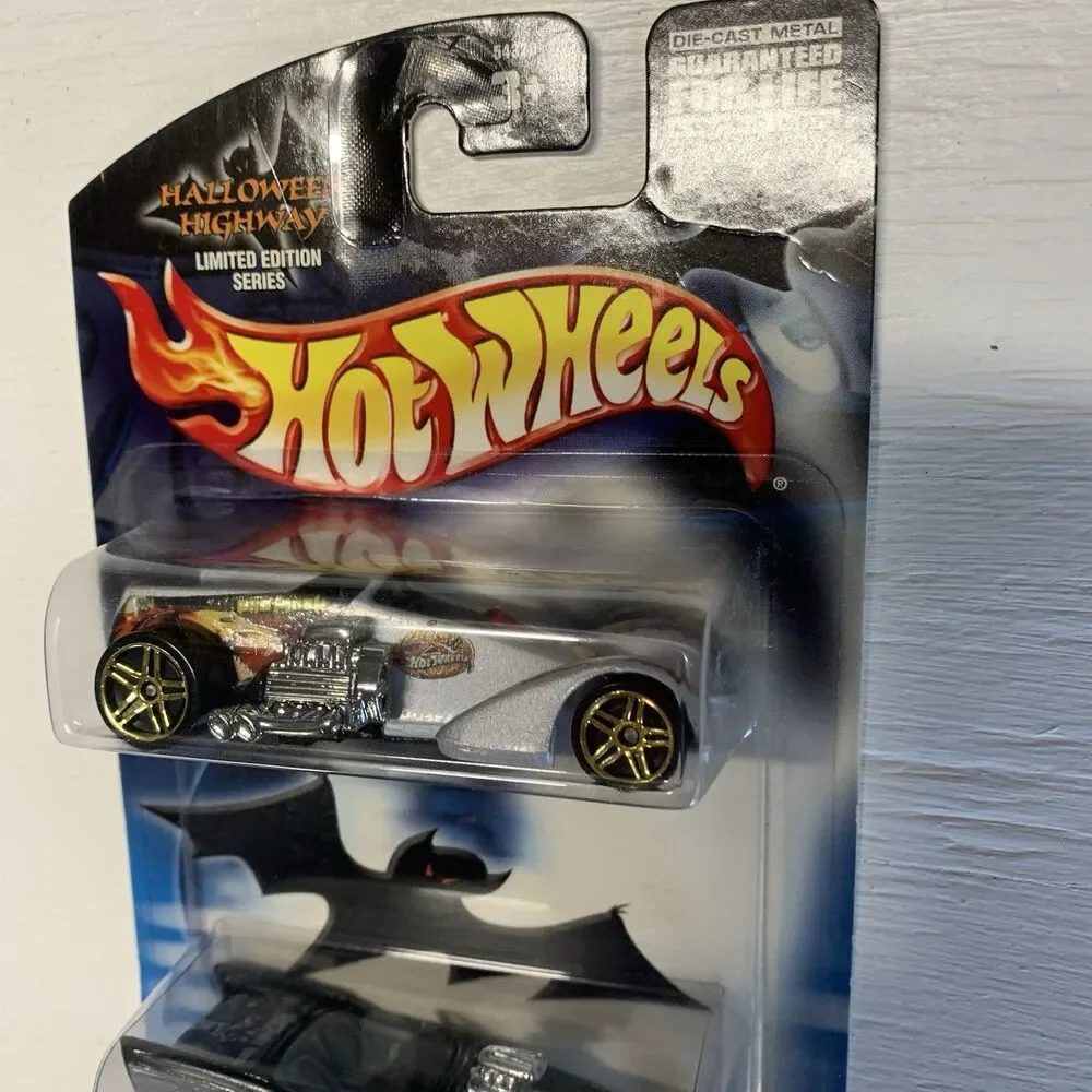 HOT WHEELS 2 CAR PACK HALLOWEEN HIGHWAY  - '57 ROADSTER New